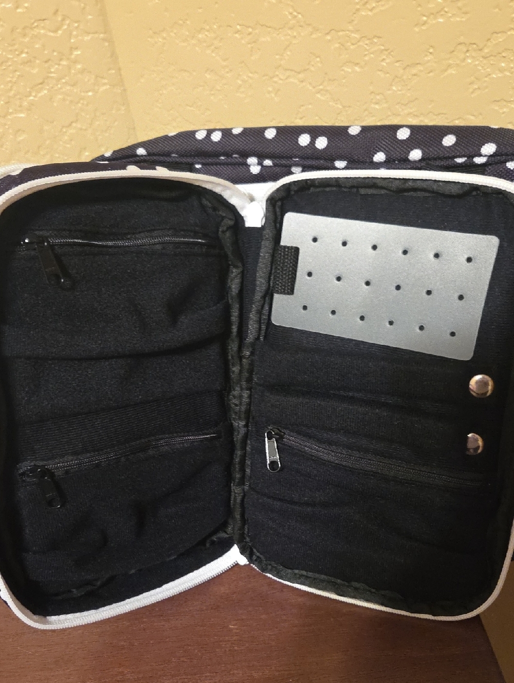 Travel Set - Picture 6 of 15
